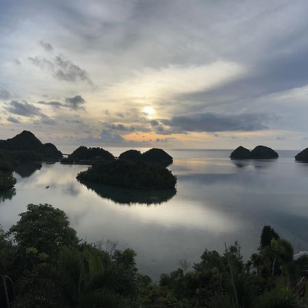 C View Resort Sipalay Exterior photo
